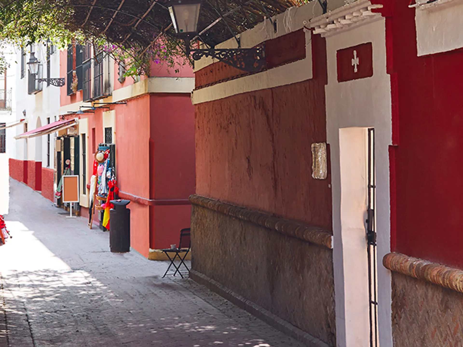 Callejón del Agua en Sevilla - Qué ver en Sevilla - Guía Sevilla - Buendía Tours