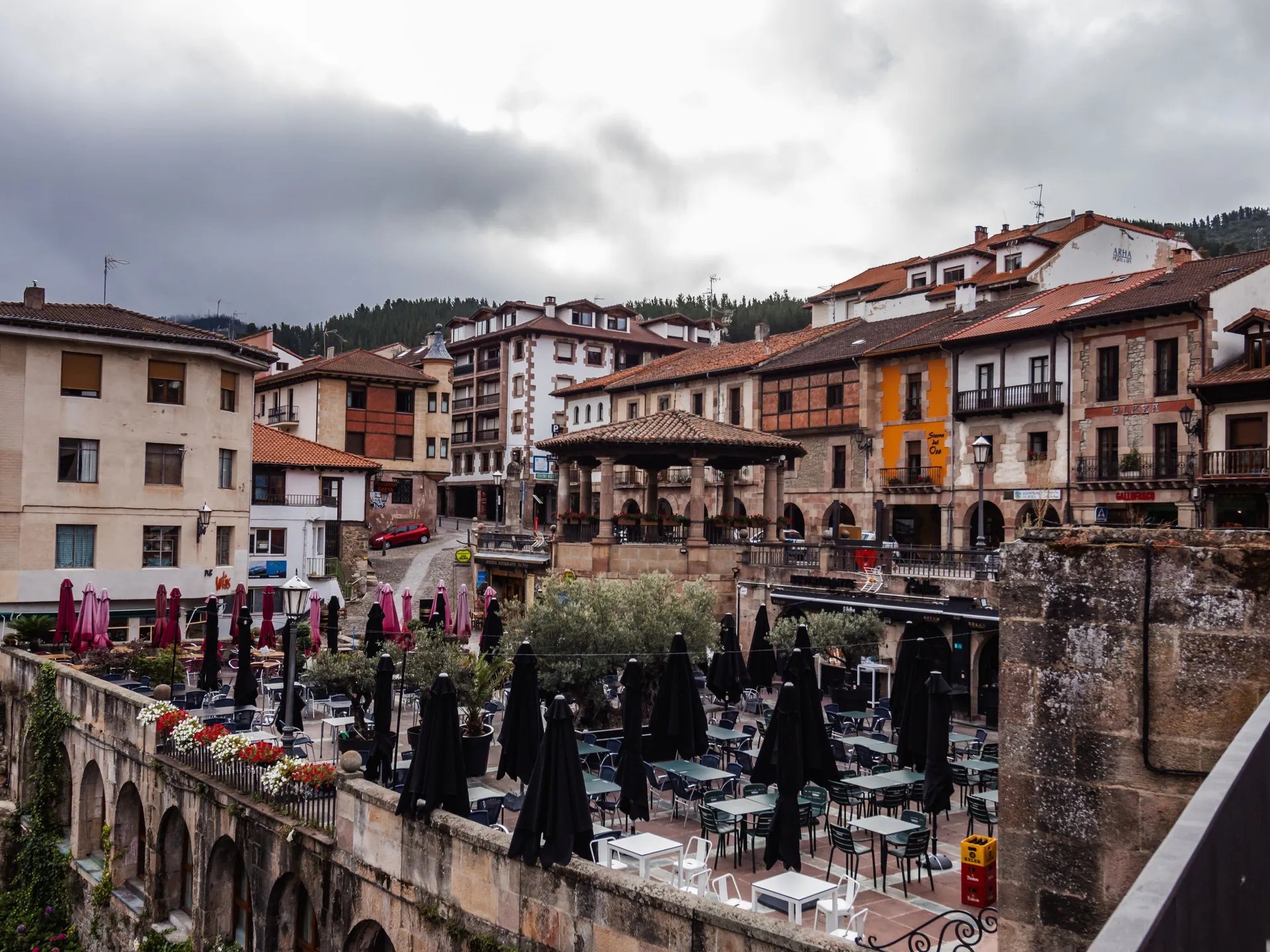 Potes plaza
