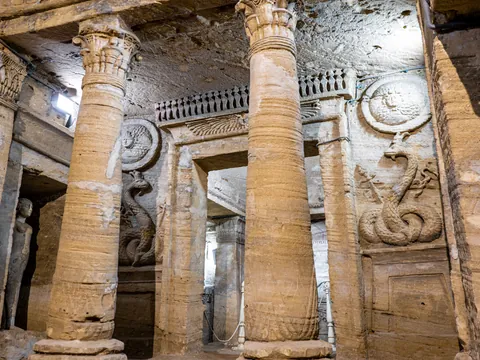 Catacumbas de Kom Shoqafa Alejandria excursión a Alejandria desde el Cairo excursiones y Actividades en el Cairo