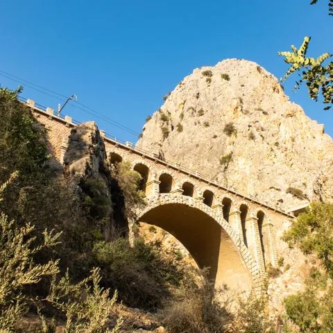Puente de la línea de renfe en Caminito del Rey