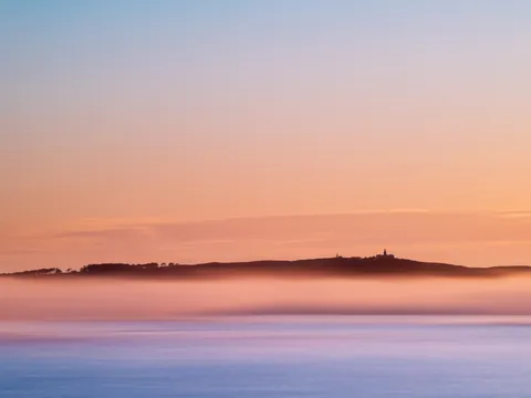 Imagen al atardecer de las Islas de Ons