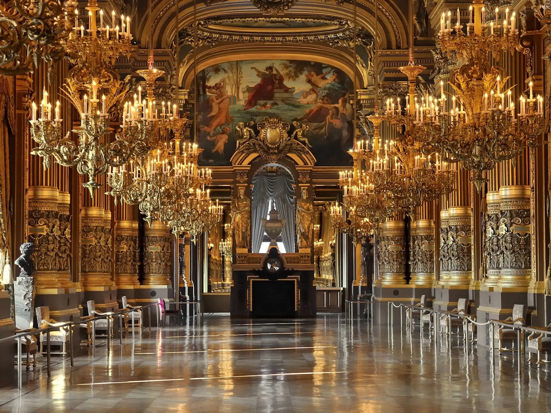 Interior de la Ópera Garnier de París