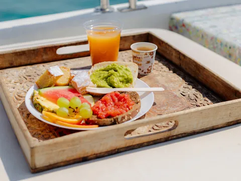 Almuerzo a bordo del catamarán de Formentera