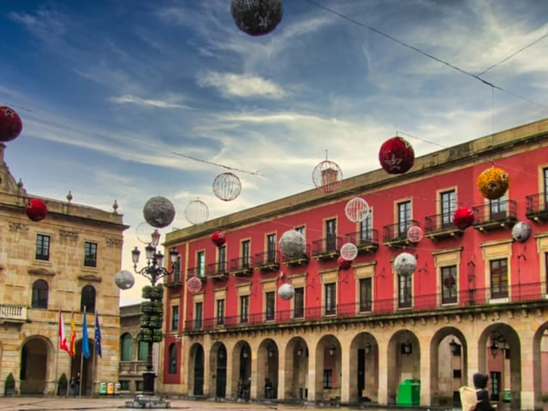 Vista de la Plaza del Ayuntamiento de Gijón - Qué ver en Gijón - Monumentos Principales - Guía de Viajes Gijón - Buendía Tours