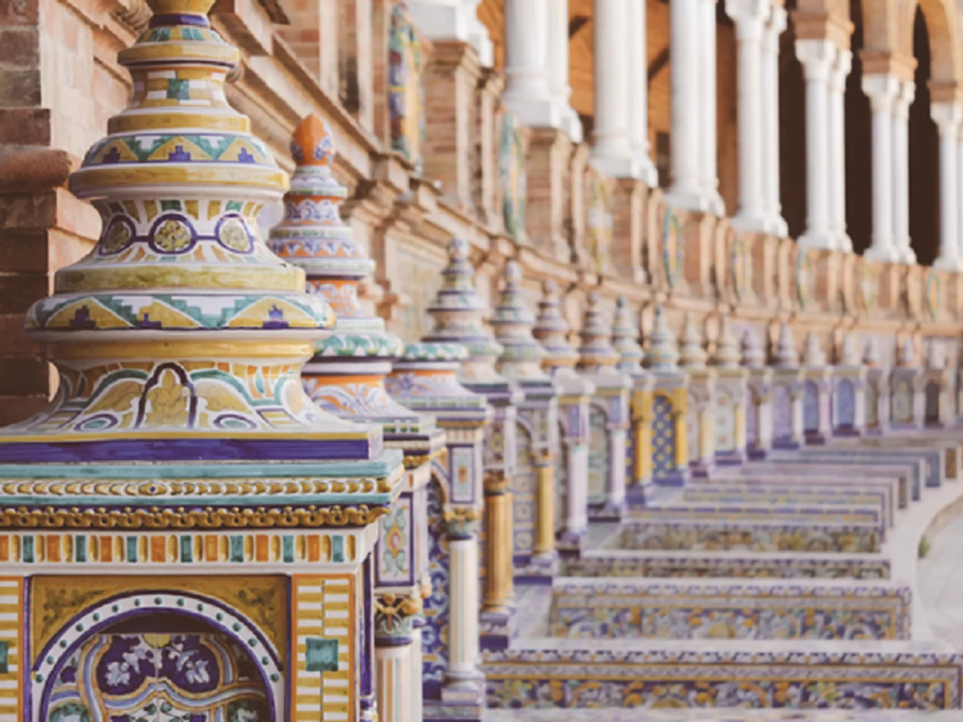 Bancos provincias Plaza de España de Sevilla  - Qué ver en Sevilla - Guía de viaje Sevilla - Buendía Tours