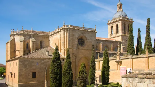 catedral-ciduad-rodrigo-salamanca.jpg