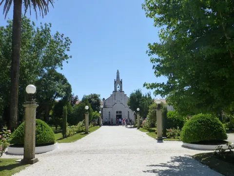 Capilla de las Conchas y sus jardines en la Isla de la Toja, Ría de Arousa