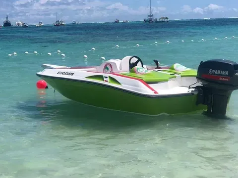 Speed Boat Punta Cana alquiler barco República Dominica