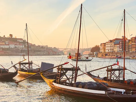 Tour completo por Oporto con visita a bodega, cata y paseo en barco