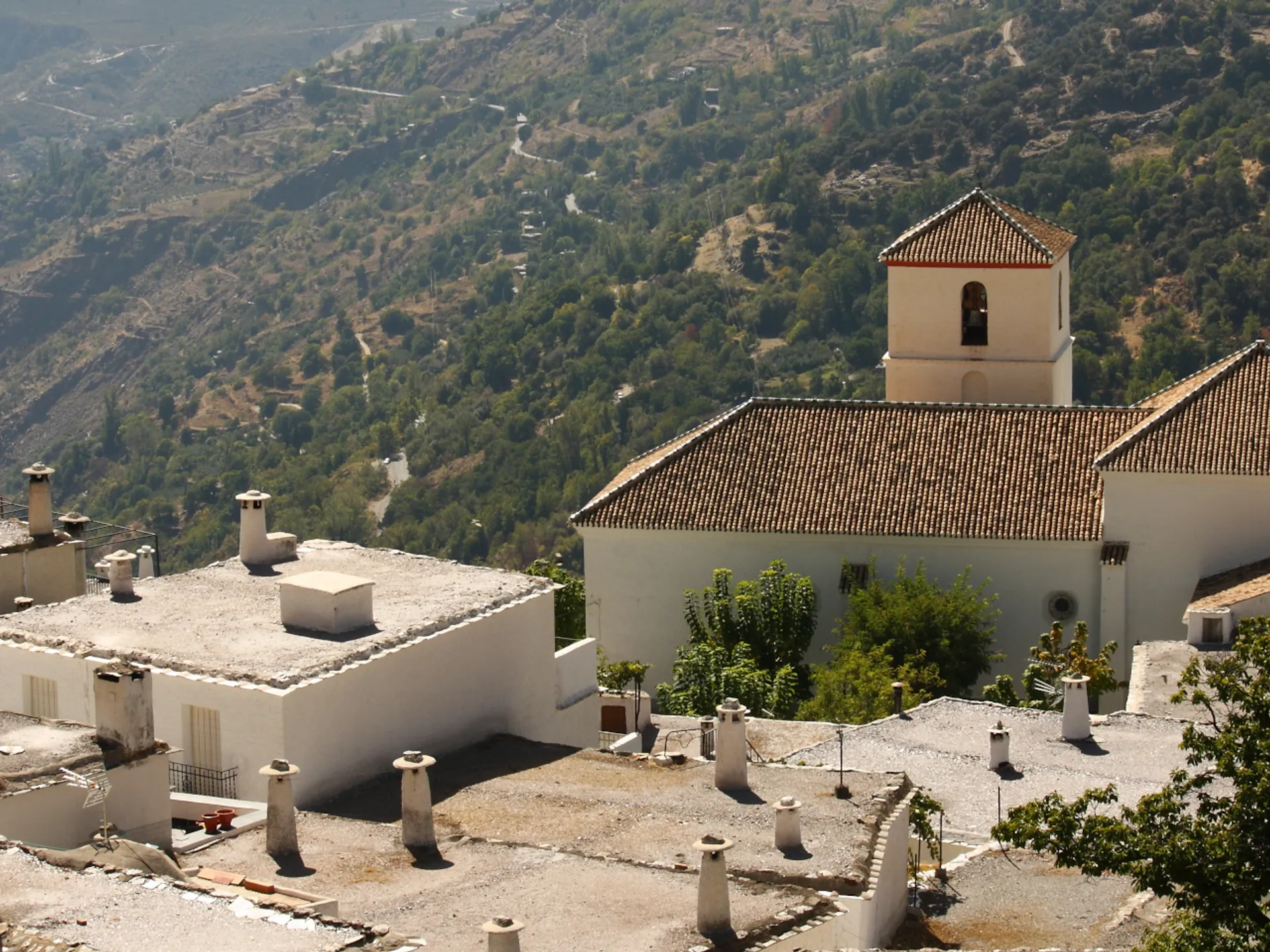 Iglesia de Bubión - Qué ver en Sierra Nevada - Guía de viajes Sierra Nevada - Buendía