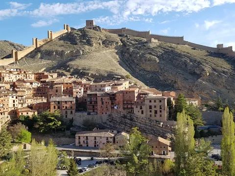 free tour Albarracin Imprescindible visita guiada gratuita en español Pueblo Medieval Murallas Teruel Aragon