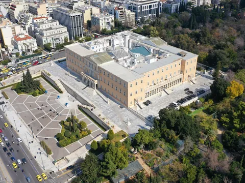 Vista aérea del Parlamento de Grecia y Plaza Sintagma, Atenas