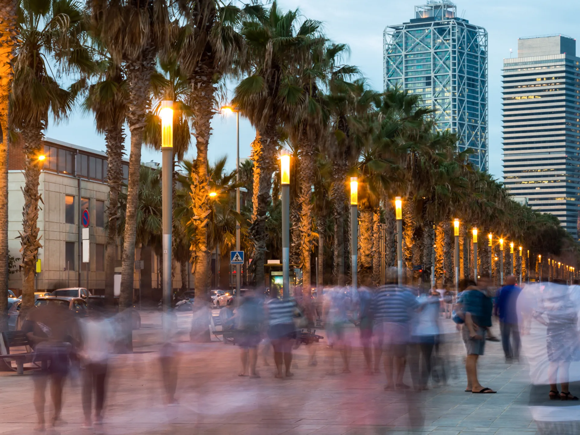 Paseo marítimo de La Barceloneta - Barrio de La Barceloneta - Barrios de Barcelona - Qué ver en Barcelona - Guía de Viajes Barcelona - Buendía Tours