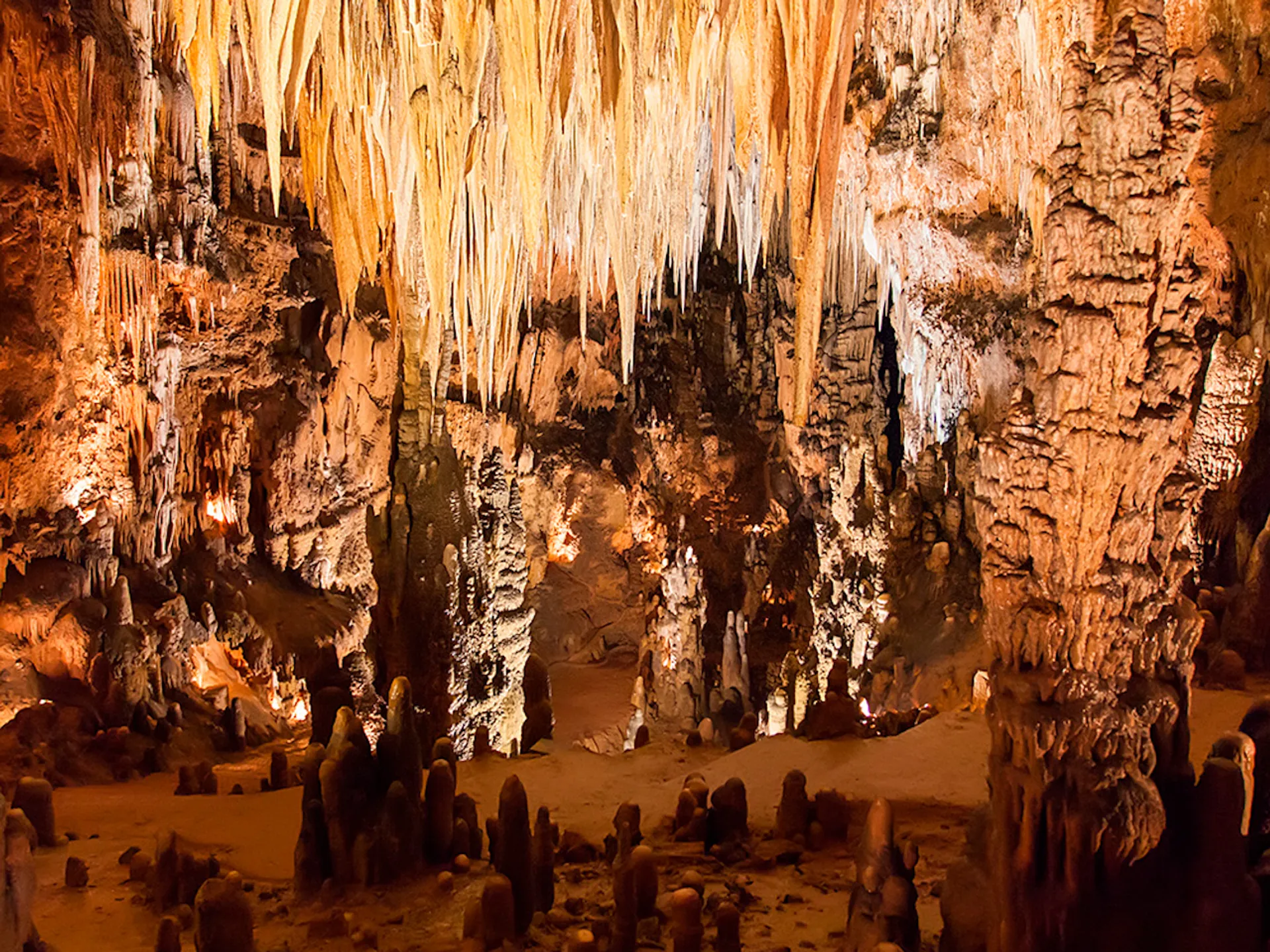 Cueva de Valporquero - Top 8 Cuevas en España - Blog - Buendía