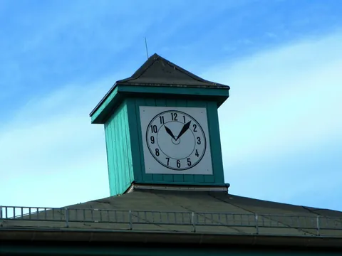 Reloj de la torre del antiguo campo de concentración de Sachsenhausen