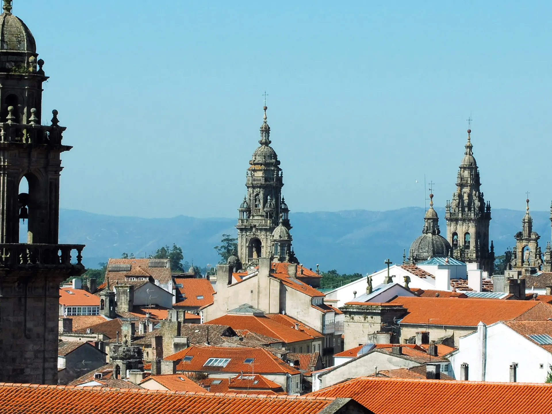 Vistas de la Catedral de Santiago desde una terraza - Mejores terrazas de Santiago - Blog - Buendía Tours
