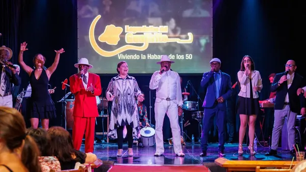 Espectáculo homenaje a Buena Vista Social Club sobre el escenario de Legendarios del Guajirito.