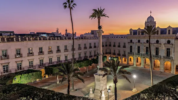 Plaza Constitucion Plaza Vieja Almería noche
