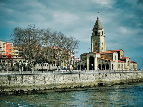 Tour privado a pie por Gijón