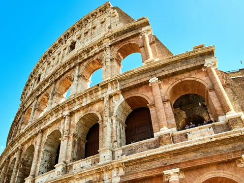 Vista exterior del Coliseo Romano, Roma, Italia