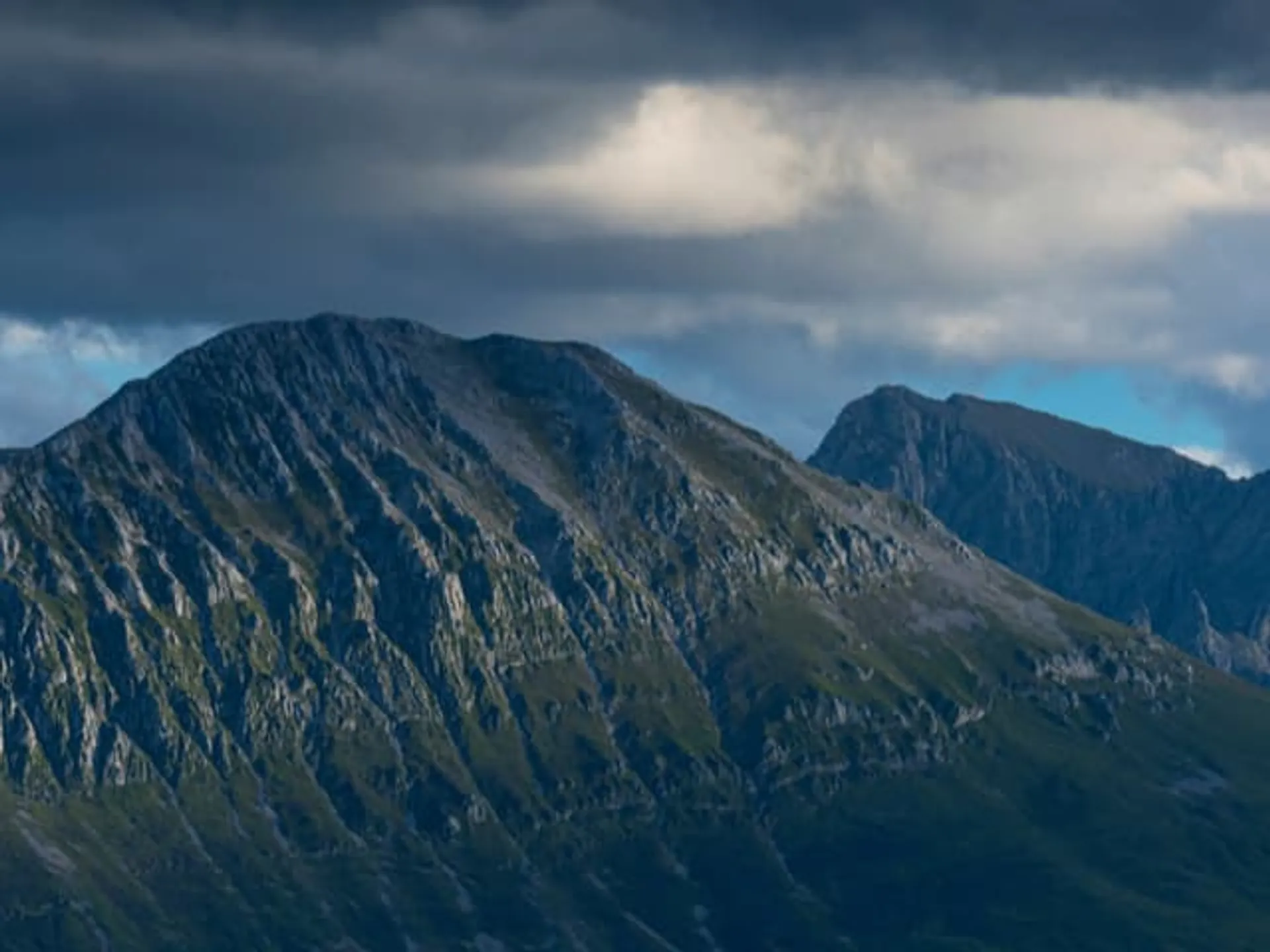 Alto del Gamoniteiro en Asturias-10 lugares por donde pasa la vuelta ciclista España que no te puedes perder- blog Buendía tours