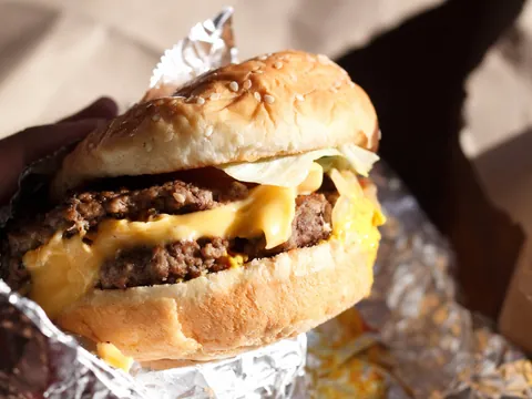 Hamburguesa - Comida típica de Nueva York - Comer en Nueva York - Guía de viaje Nueva York - Buendía Tours