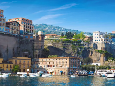 Al sur de Roma, este pueblo que mira al mar es uno de los puntos más especiales de la costa amalfitana.