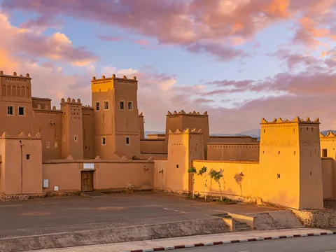 Kasbah de Ouarzazate al atardecer, conocida como el Hollywood de África