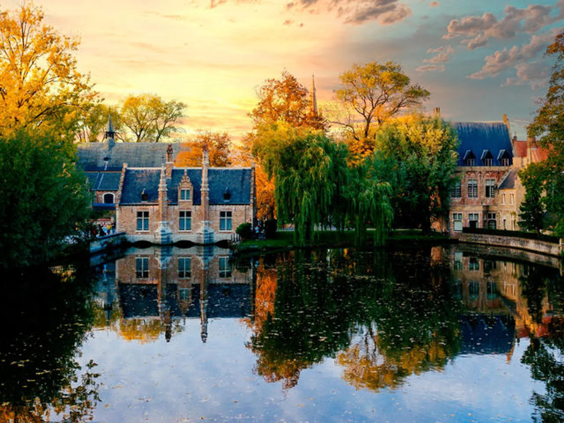 Lago del amor en Minnewater - Brujas - Buendía Tours