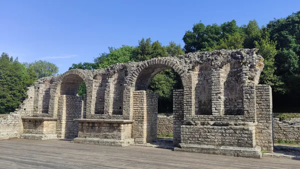 Qué hacer en Saranda, entre mar Jónico, ruinas antiguas y algunas de las mejores escapadas de Albania