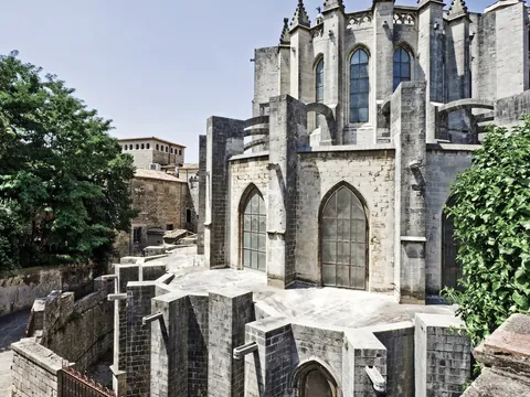 Ábside gótico de la Catedral de Girona visto desde el casco histórico