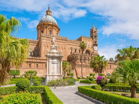 La catedral es uno de los principales atractivos de este free tour por Palermo.