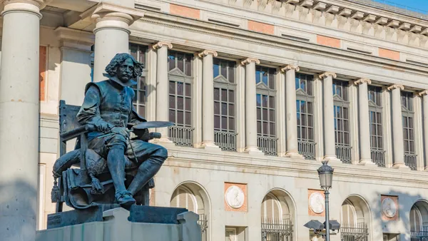 Pasaremos por el Museo del Prado, uno de los más importantes de la capital.
