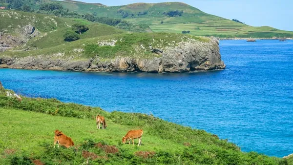 Playa Torenzo Celorio Llanes Trekking Senderismo Llanes Asturias Actividades excursiones