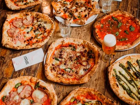 Pizzería en Ámsterdam - Guía de Ámsterdam - Los mejores Restaurantes, donde comer en Ámsterdam - Buendía Tours Países Bajos, Holanda