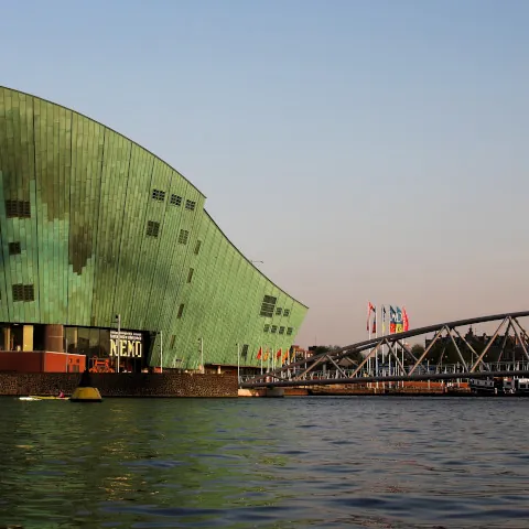 Museo de la Ciencia NeMo -Ámsterdam que ver-Guía de viaje