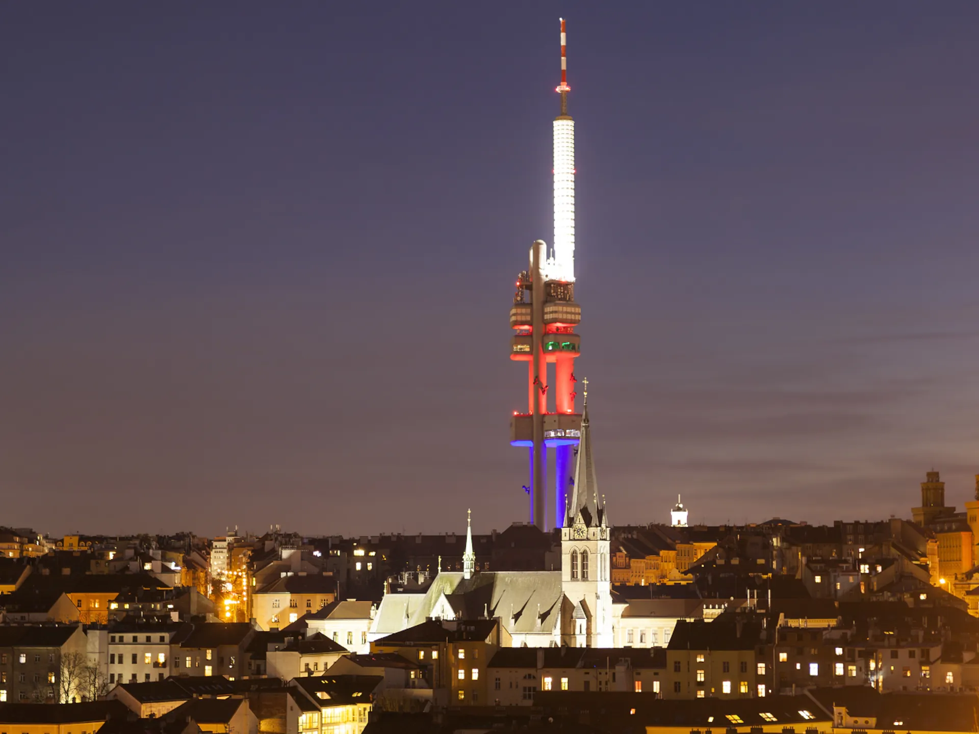Torre de la Televisión de Praga - Fin de semana en Praga - Qué hacer en Praga - Guía de Viajes Praga - Buendía Tours