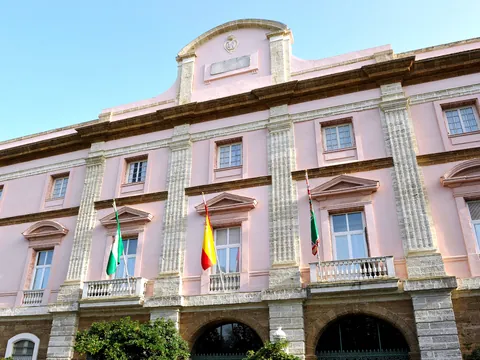 Palacio Aduanas visita guiada Cádiz tour Cortes
