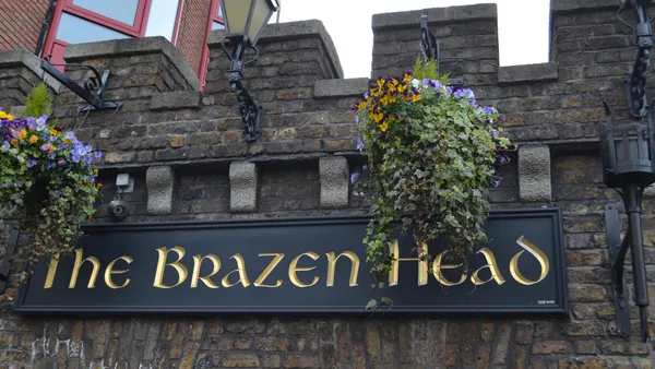 Nuestro paseo termina en The Brazen Head, el pub más antiguo. de Dublín.