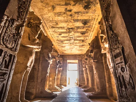 vista Interior Templos Abu Simbel excursión a Abu Simbel desde Asuan excursiones y Actividades en Egipto