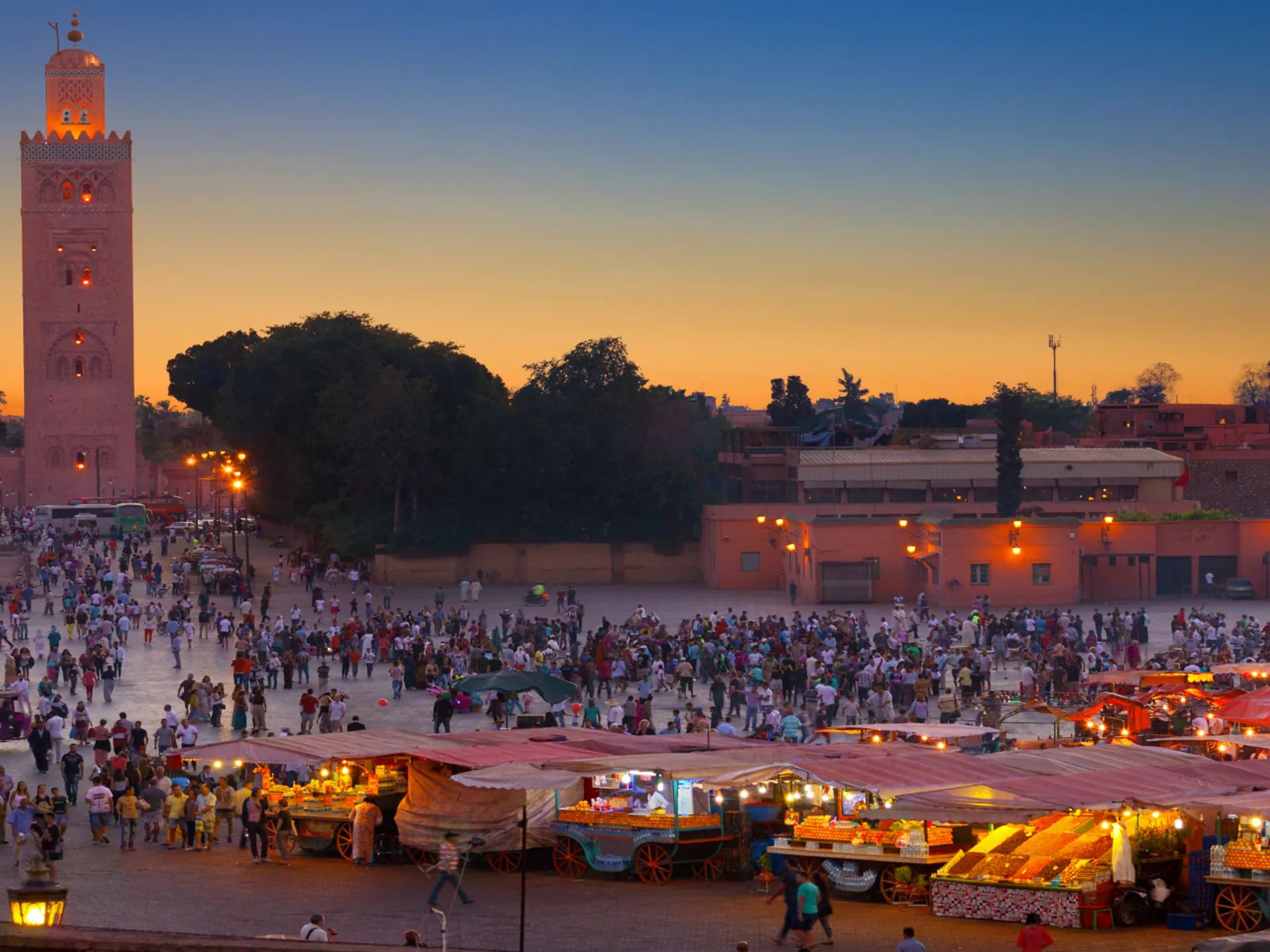 Vista Plaza de Jemaa el Fna - Plaza de Jemaa el Fna - Qué ver en Marrakech - Guía de Viajes Marrakech - Buendía