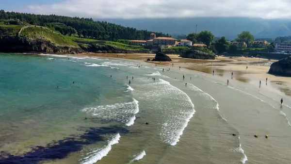 Playa Palombina Trekking Senderismo Llanes Asturias Actividades excursiones Llanes