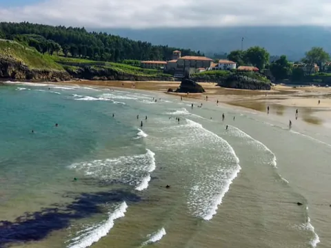 Playa Palombina Trekking Senderismo Llanes Asturias Actividades excursiones Llanes