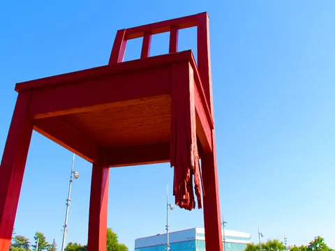 visita-guiada-ginebra_en-español_silla_plaza-naciones_suiza_buendia.jpg