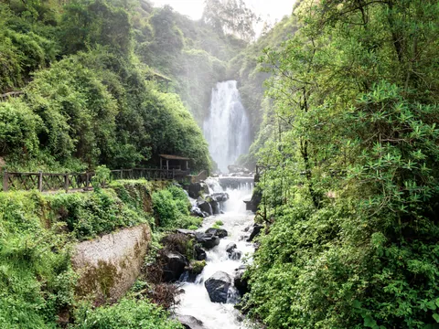excursion-otavalo-cascada-peguche.jpg