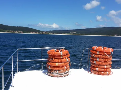 paseo en barco Finisterre Playa Langosteira excursión barco Costa Gallega Galicia