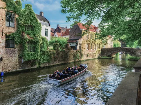 Excursión a Brujas con paseo en barca y molinos de Damme desde Bruselas