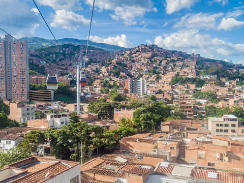 Sistema Transporte Medellin tour Chiva