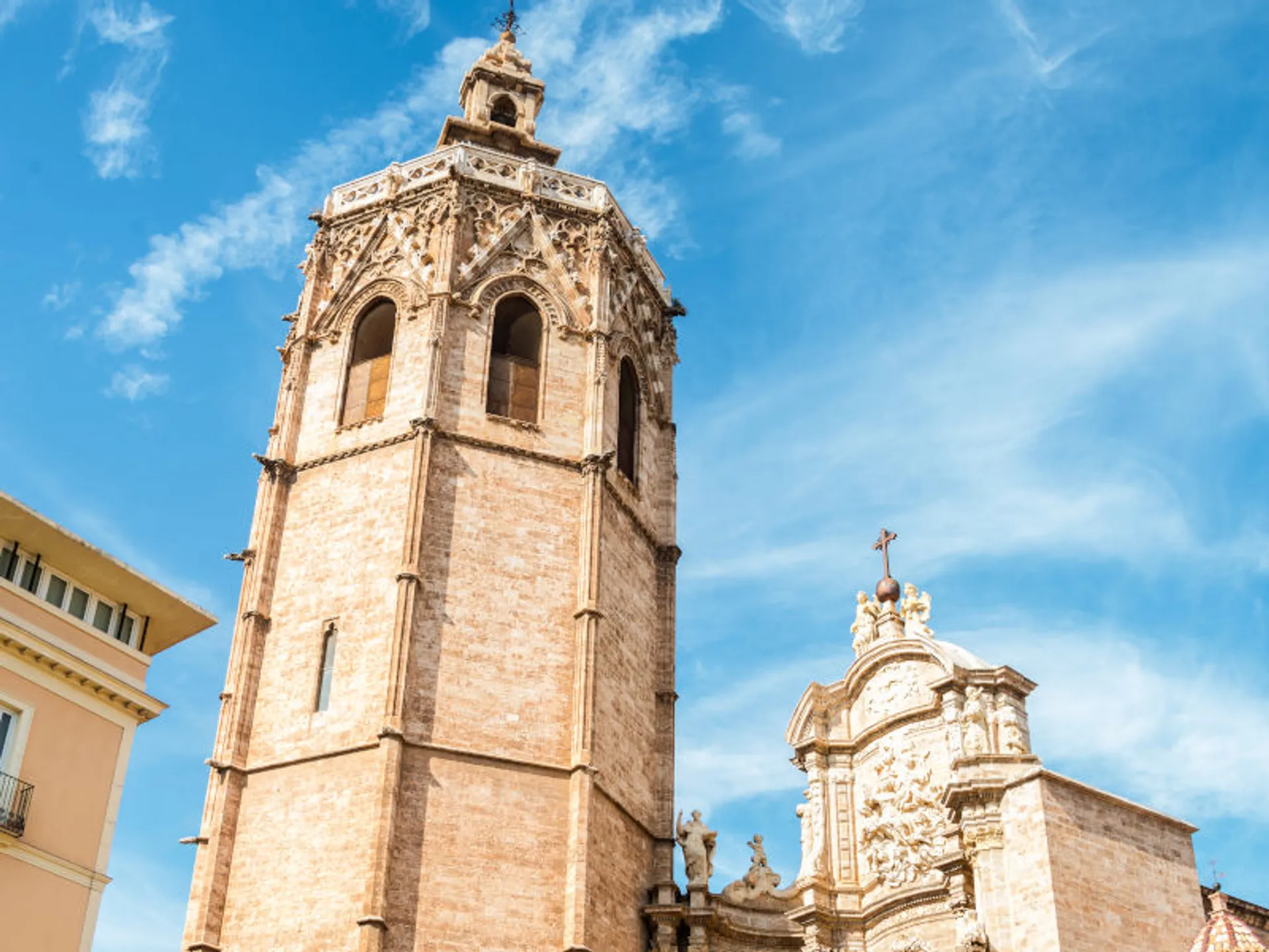 Valencia en un día, qué ver: el Miguelete, la torre del campanario de su catedral.
