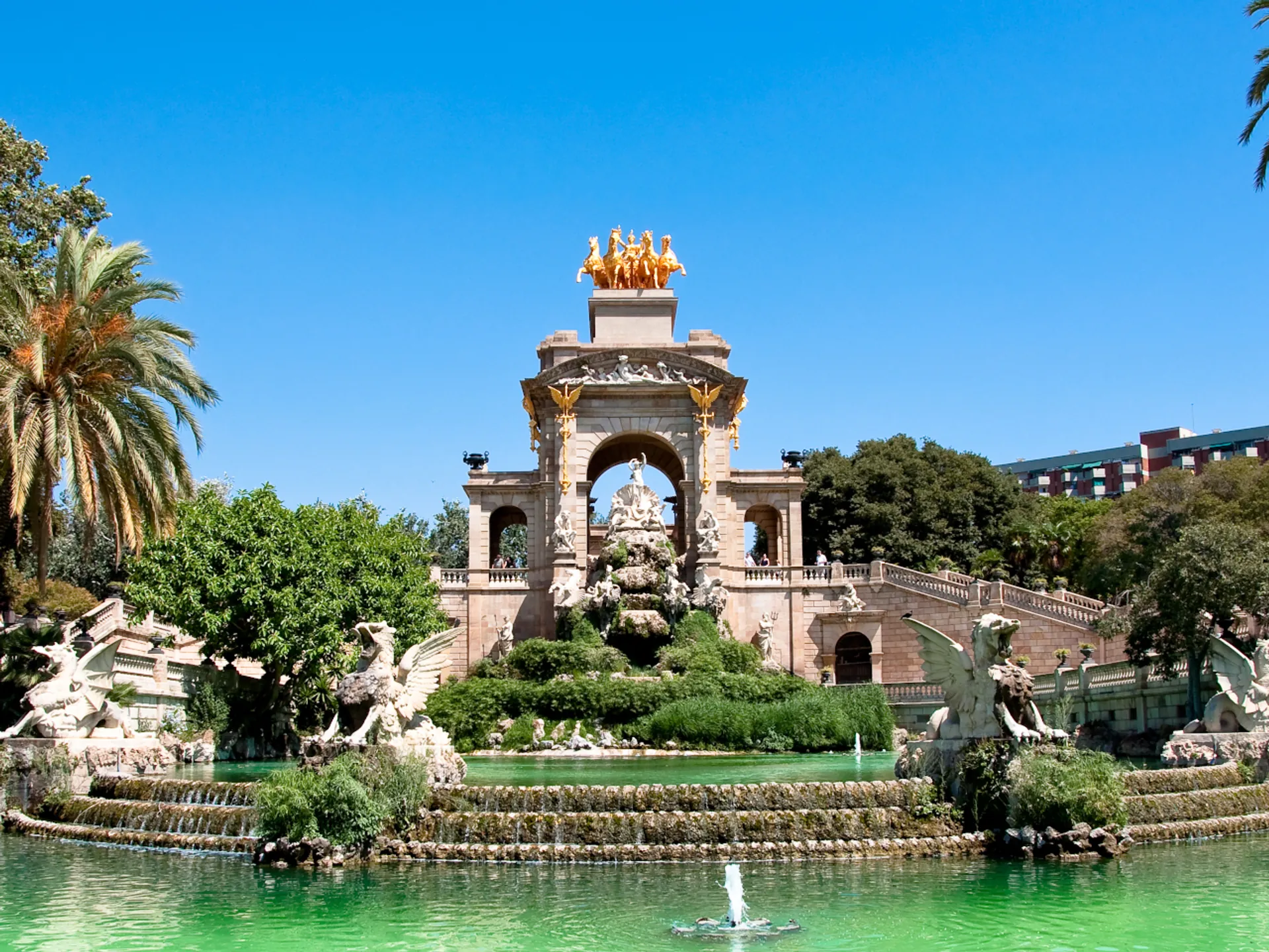 Parque de la Ciutadella - Arco de Triunfo de Barcelona - Qué ver en Barcelona - Guía de Viajes Barcelona - Buendía Tours